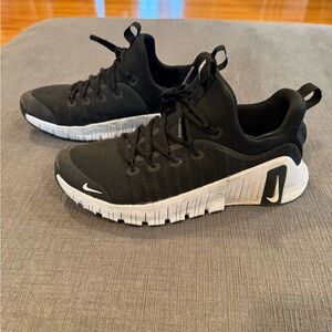 Nike metcon Black and White Athletic Shoes